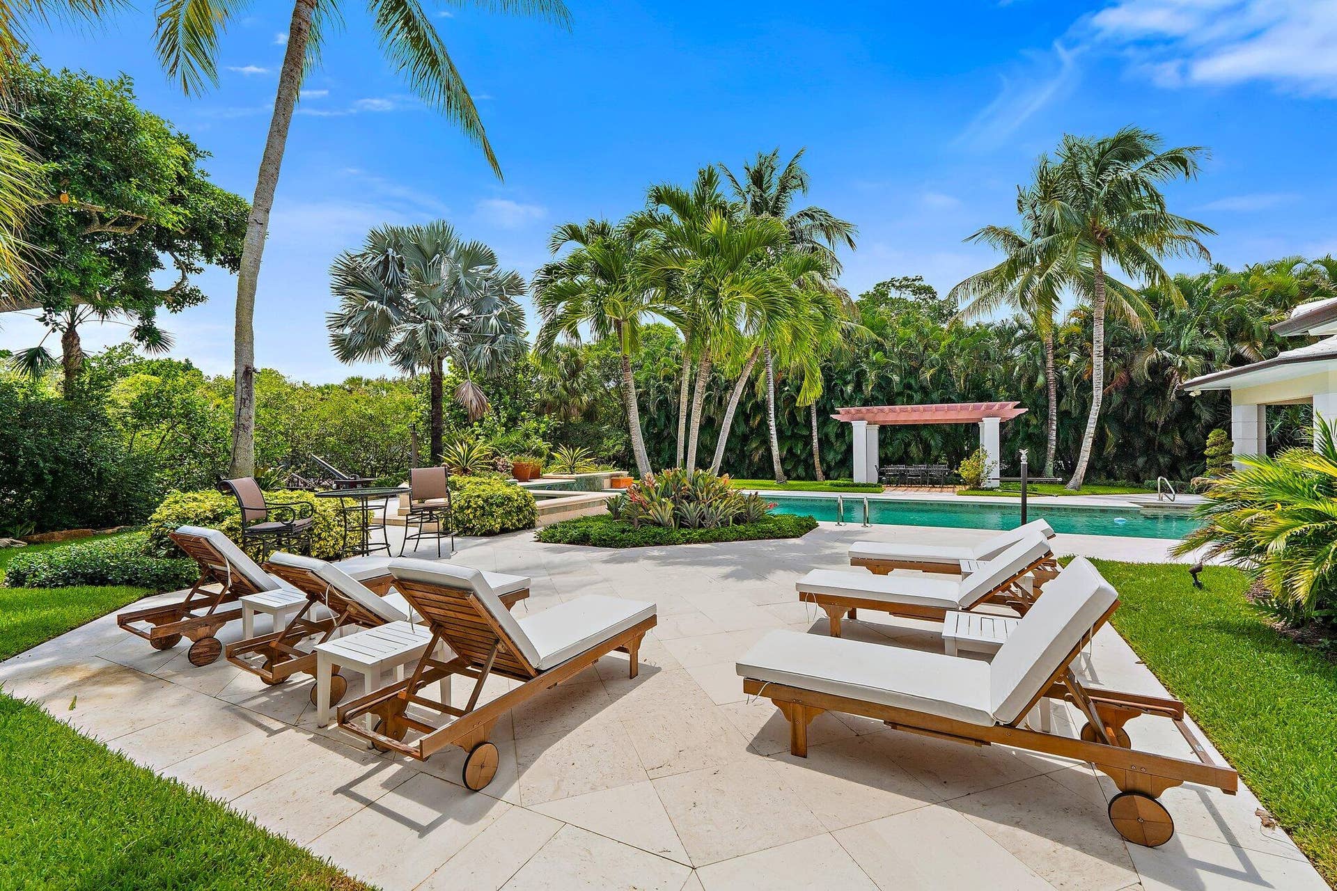 12420 Plantation Lane, North Palm Beach, FL 33408 Outdoor Oasis