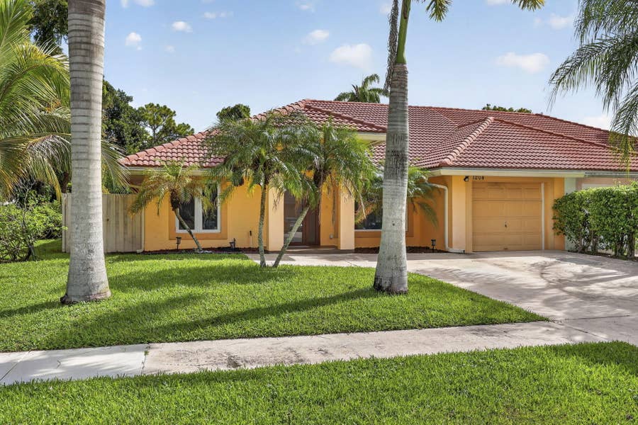 Property photo for 1204 Mulberry Place, Wellington, FL