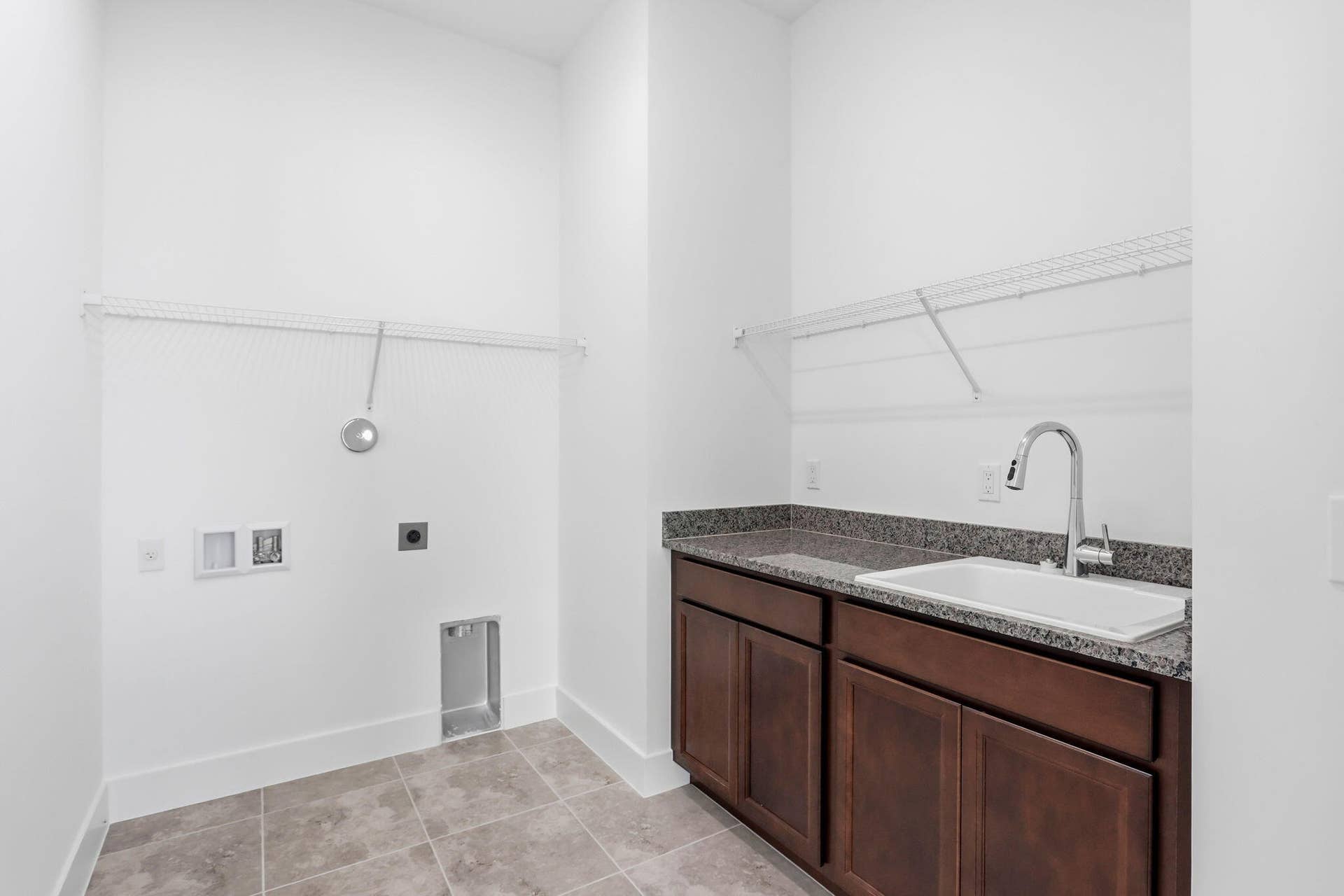 13985 Spruce Pine Drive, Westlake, FL 33470 laundry room