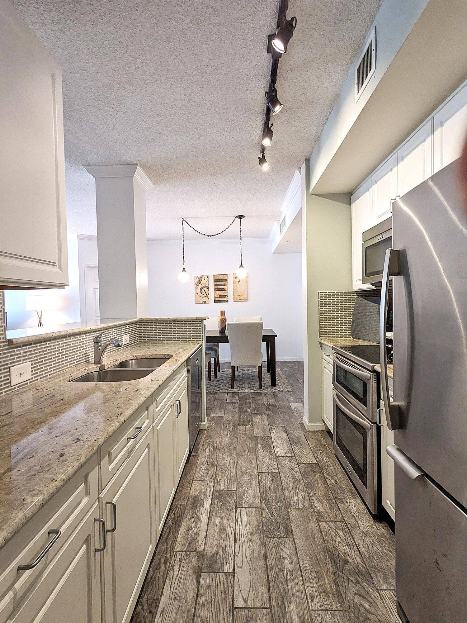 630 S SAPODILLA Avenue, #308, West Palm Beach, FL 33401 5Kitchen