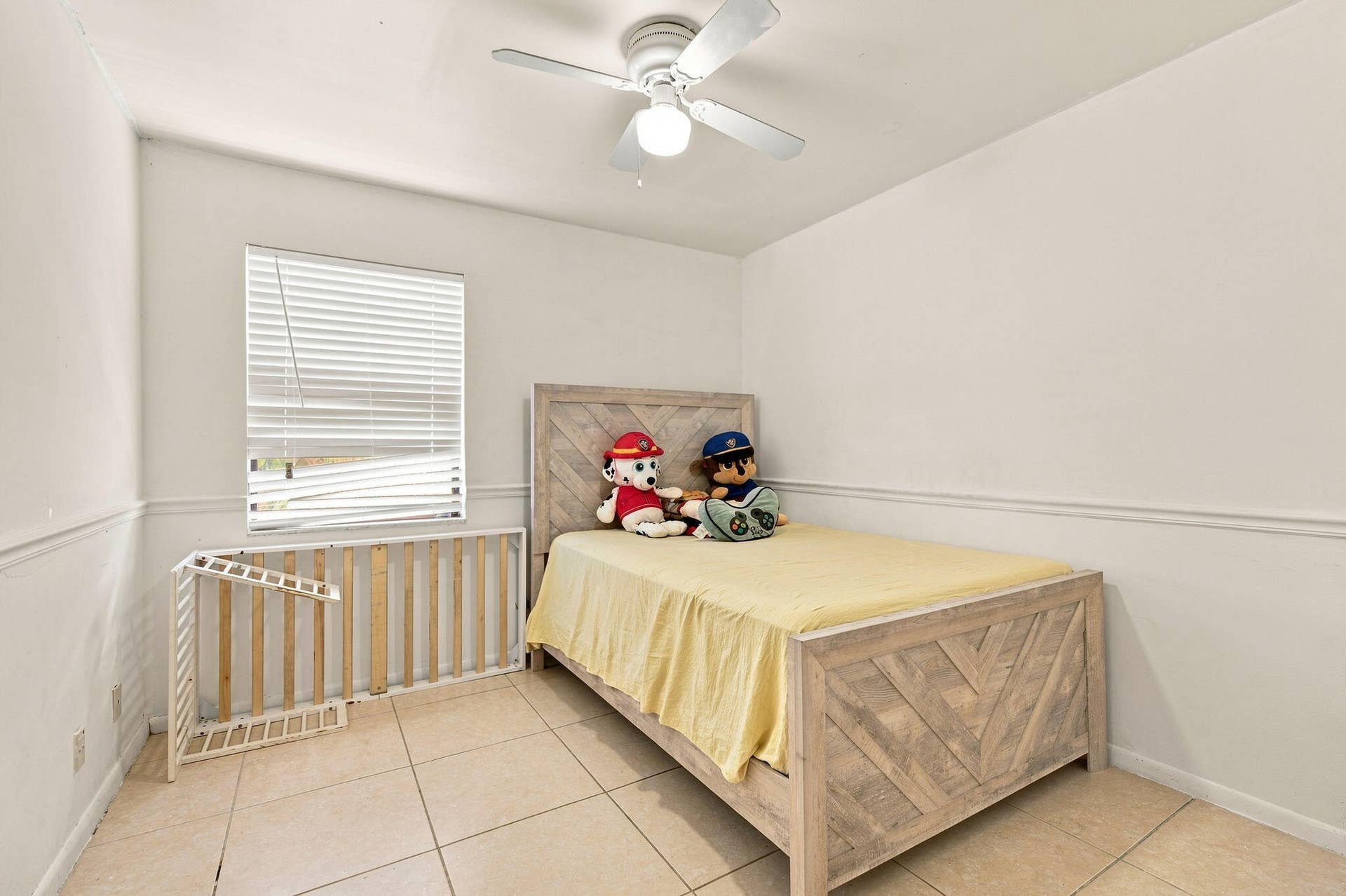 24-web-or-mls-3370-beau-rivage-dr-3-g