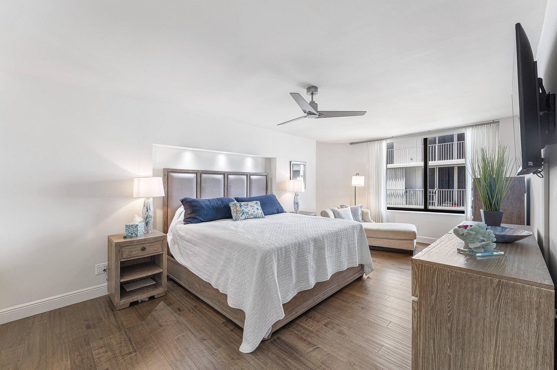 3590 S Ocean Boulevard, #301, South Palm Beach, FL 33480 028-3590SouthOceanBoulevard-301-SouthPal