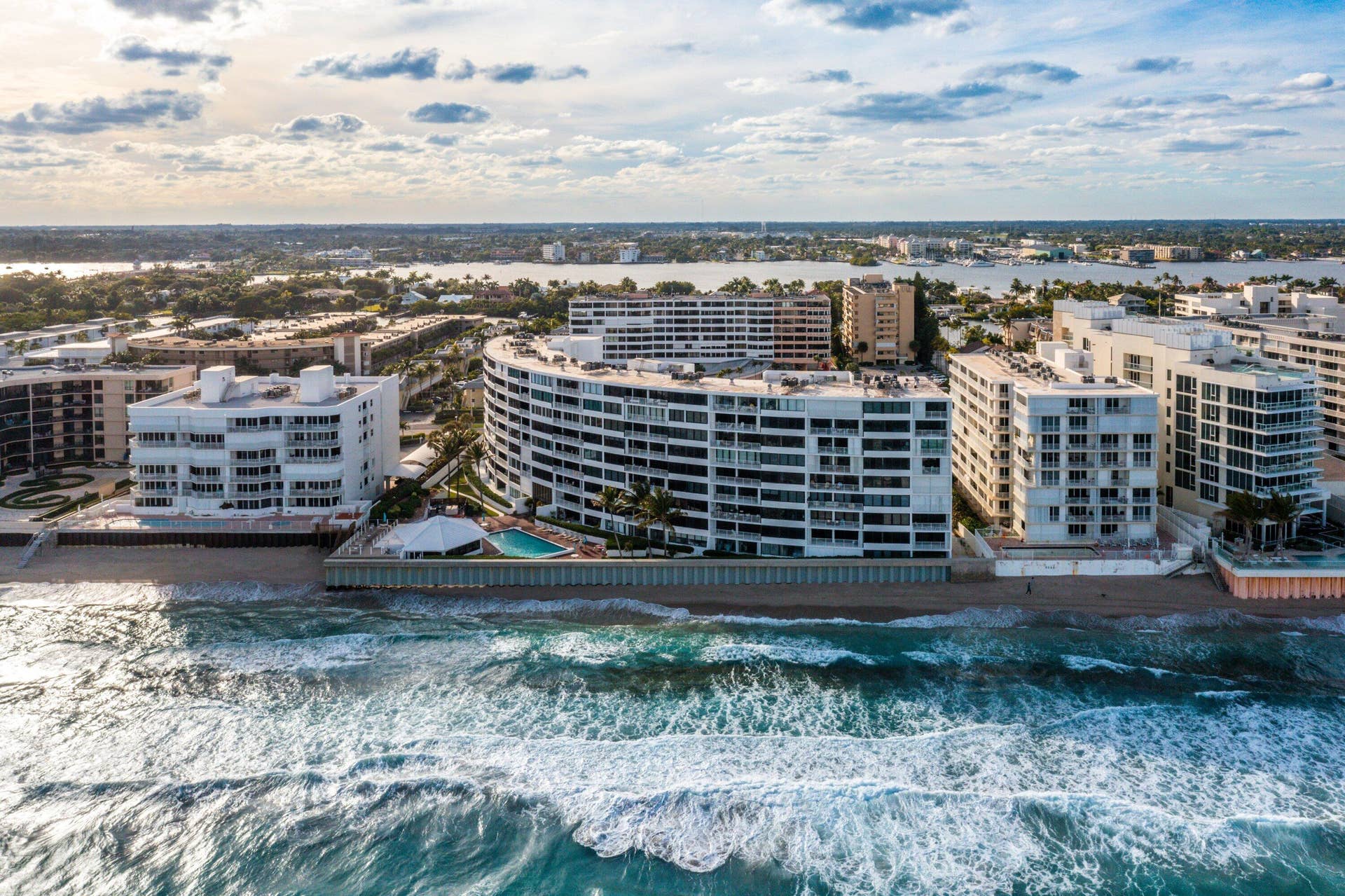 3590 S Ocean Boulevard, #301, South Palm Beach, FL 33480 042-3590SouthOceanBoulevard-301-SouthPal