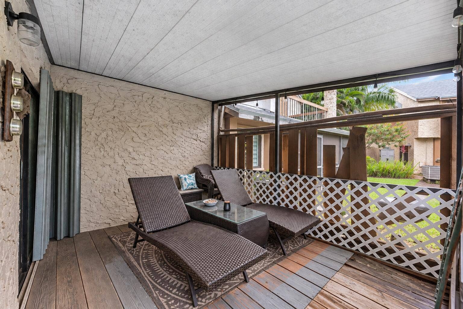 209 Wimbledon Lakes Drive, Plantation, FL 33324 Enclosed patio and panel hurricane shutters. Assocation is currently making repairs