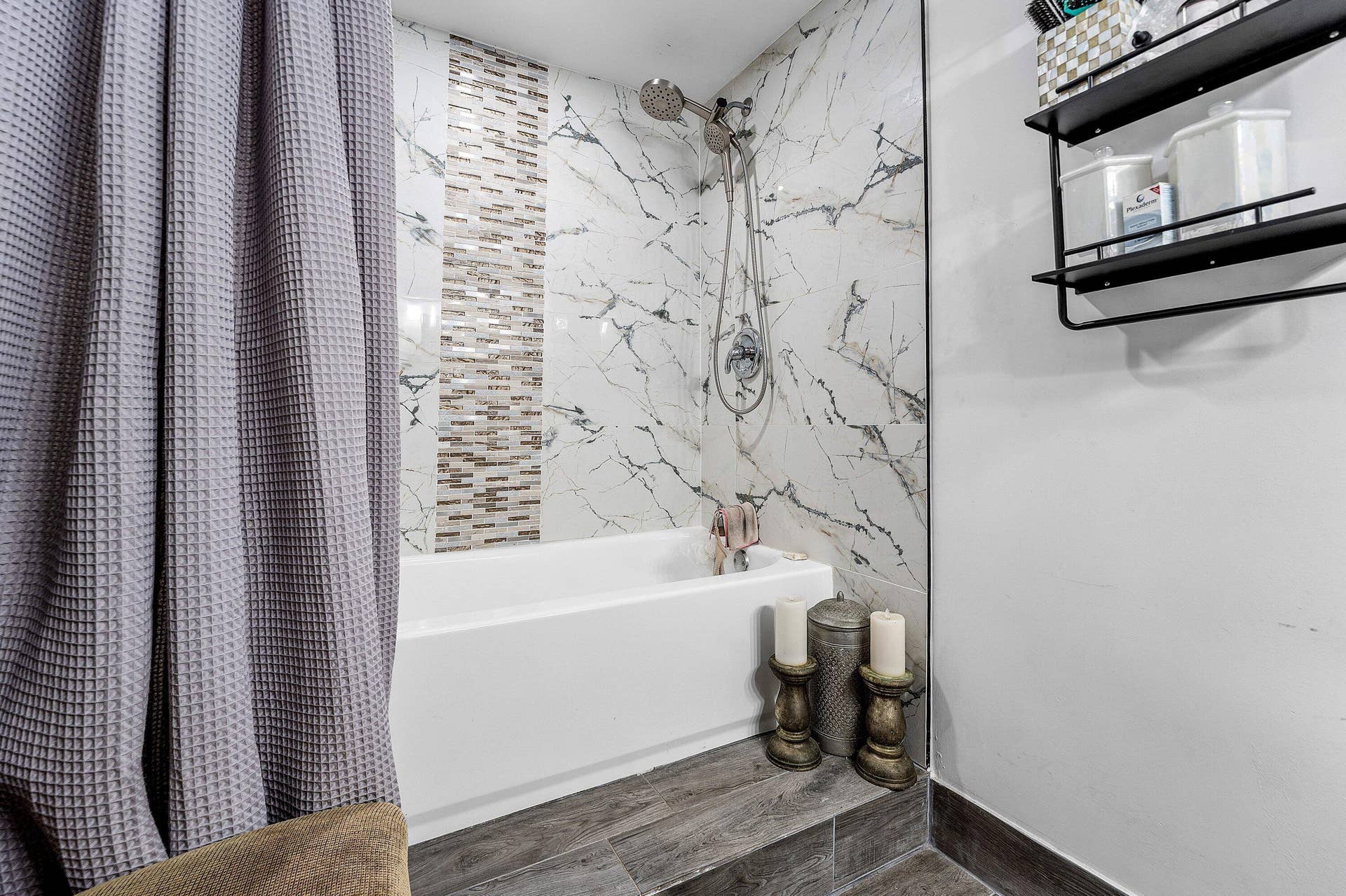 209 Wimbledon Lakes Drive, Plantation, FL 33324 Primary Bath
