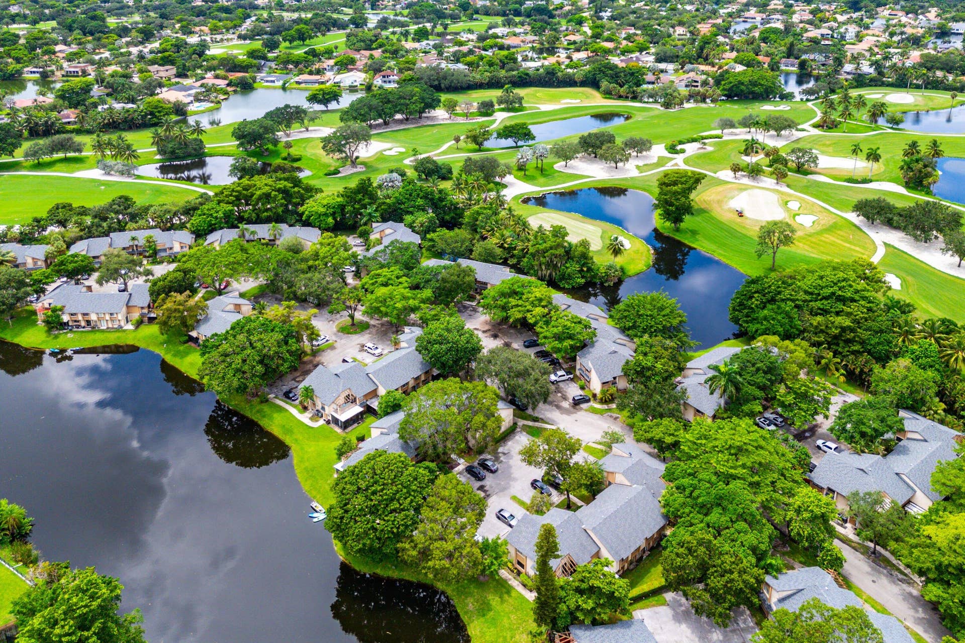 209 Wimbledon Lakes Drive, Plantation, FL 33324 Jacaranda Country Club