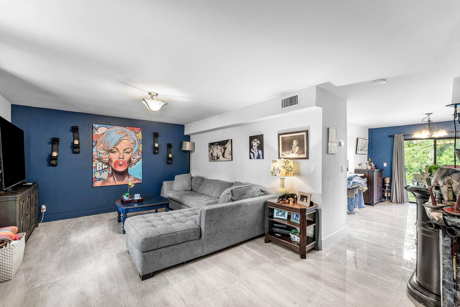 209 Wimbledon Lakes Drive, Plantation, FL 33324 Living