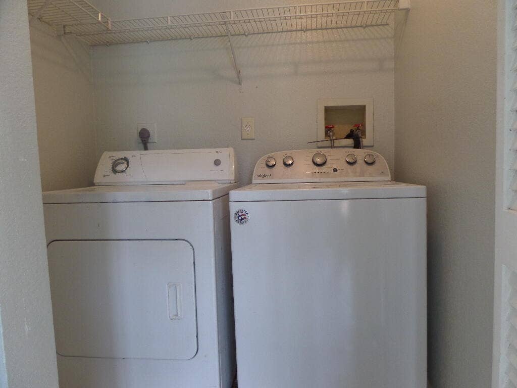 Laundry unit closet