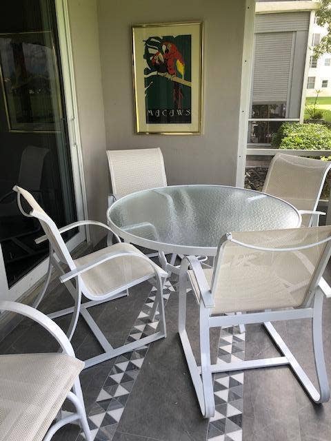 3980 Oaks Clubhouse Drive, #101, Pompano Beach, Pompano Beach, FL 33069 Patio