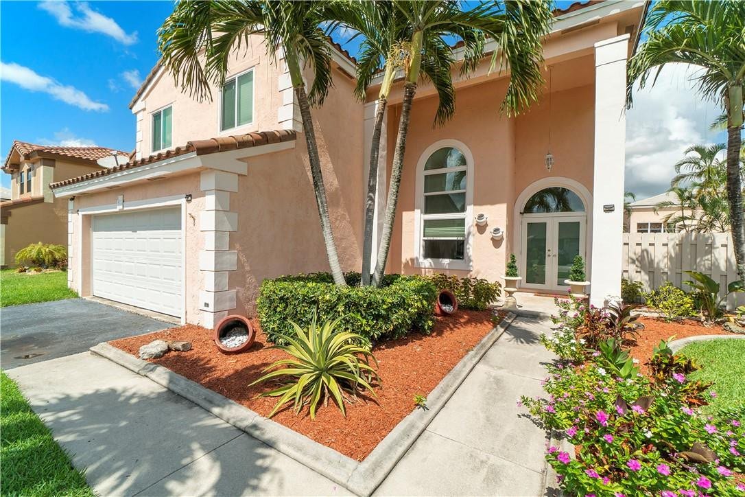 710 Briarwood Terrace, Davie, FL 33325 Photo 1