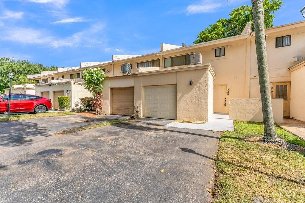 4281 NW 76 Avenue, Davie, FL 33328 2_1024px