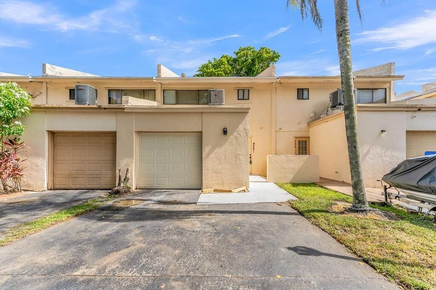 Property photo for 4281 NW 76 Avenue, Davie, FL