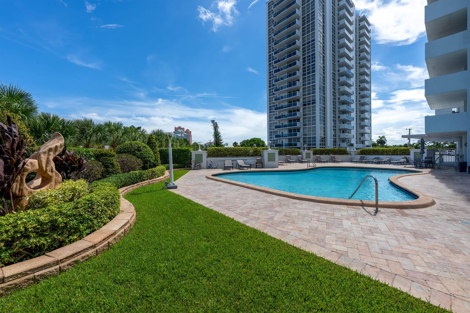 2715 N Ocean Boulevard, #7D, Fort Lauderdale, FL 33308 28_pool