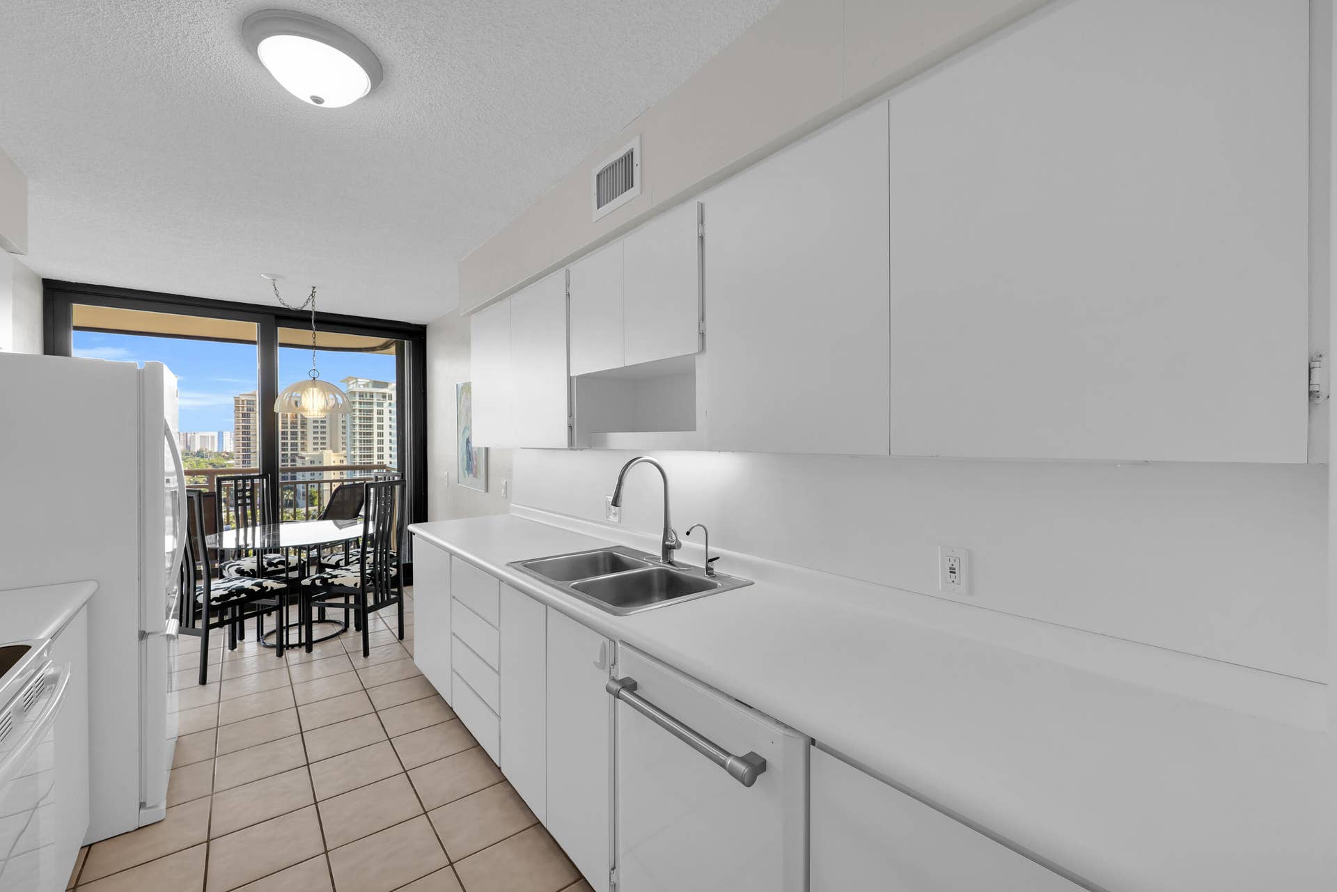 3400 N OCEAN Avenue, #1605, Singer Island, FL 33404 13_8p3a6424