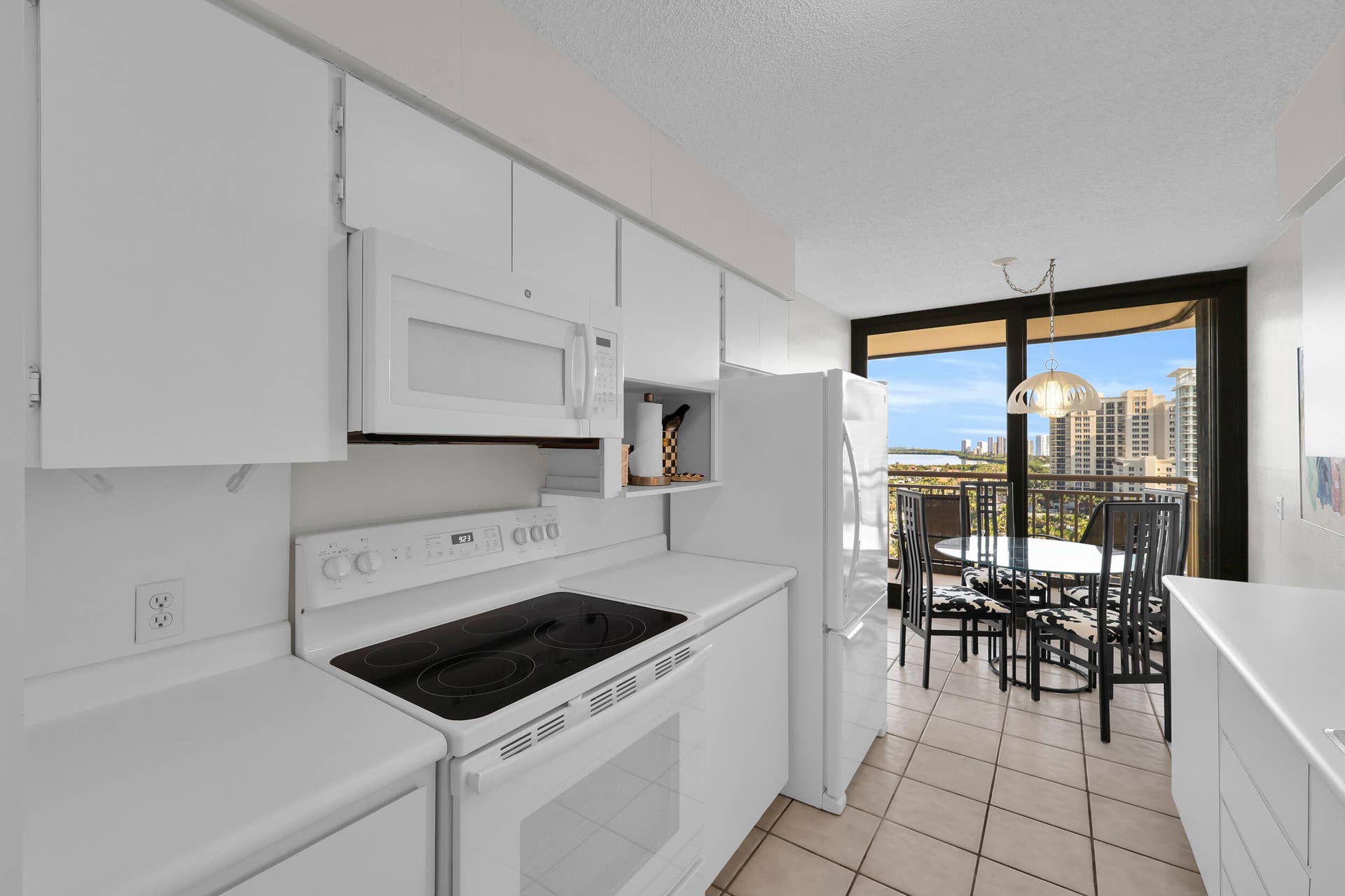 3400 N OCEAN Avenue, #1605, Singer Island, FL 33404 14_8p3a6429
