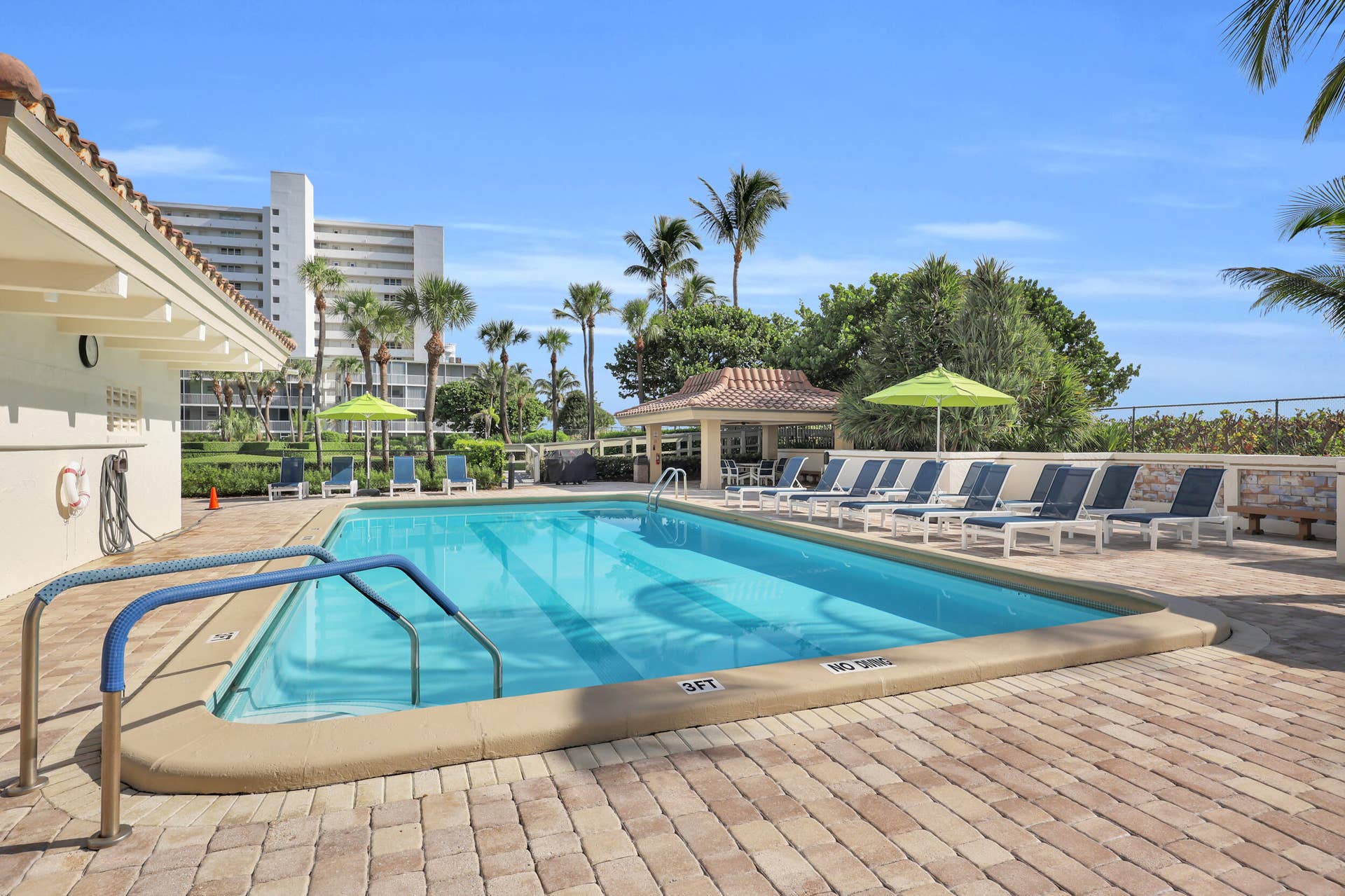 3400 N OCEAN Avenue, #1605, Singer Island, FL 33404 43_8p3a6596