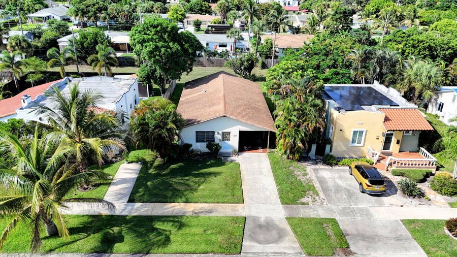 Property photo for 519 EVERGREEN Drive, Lake Park, FL