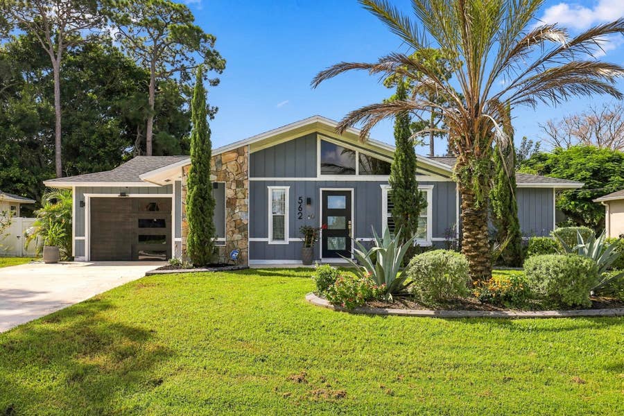 Property photo for 562 SW Eyerly Avenue, Port St Lucie, FL
