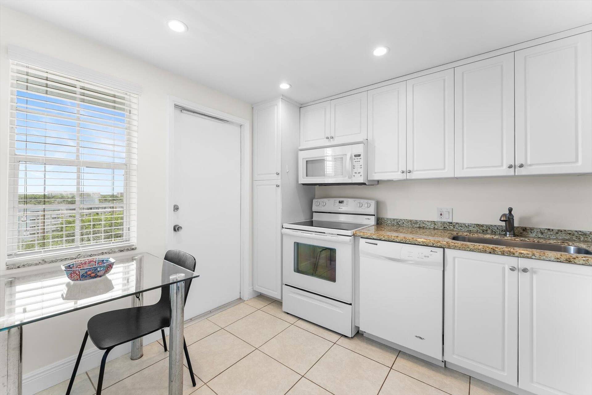 3051 N Course Drive, #909, Pompano Beach, FL 33069 10-10