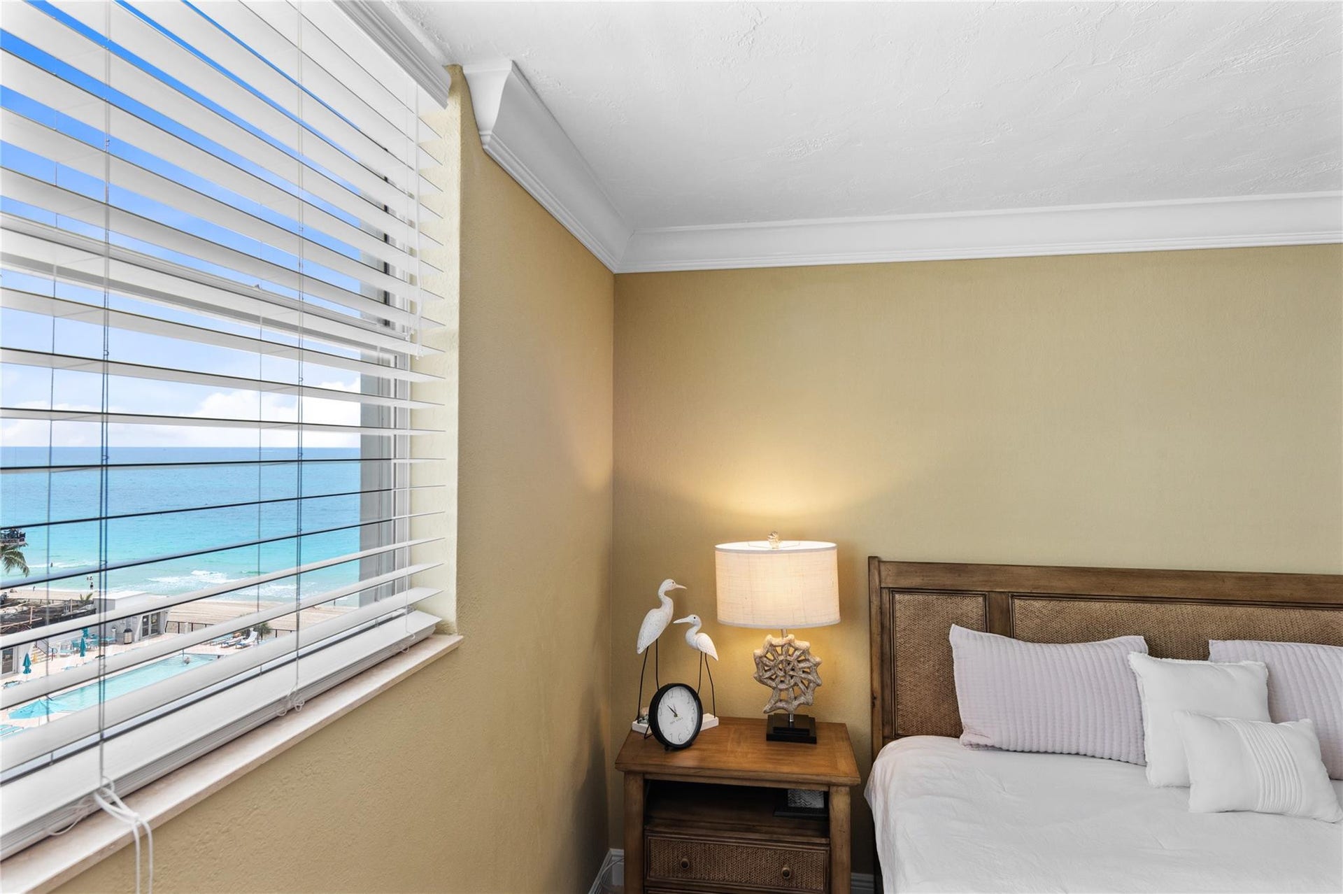 4250 GALT OCEAN Drive, #8L, Fort Lauderdale, Fort Lauderdale, FL 33308 Expansive window with horizontal blinds, offering a prominent ocean backdrop