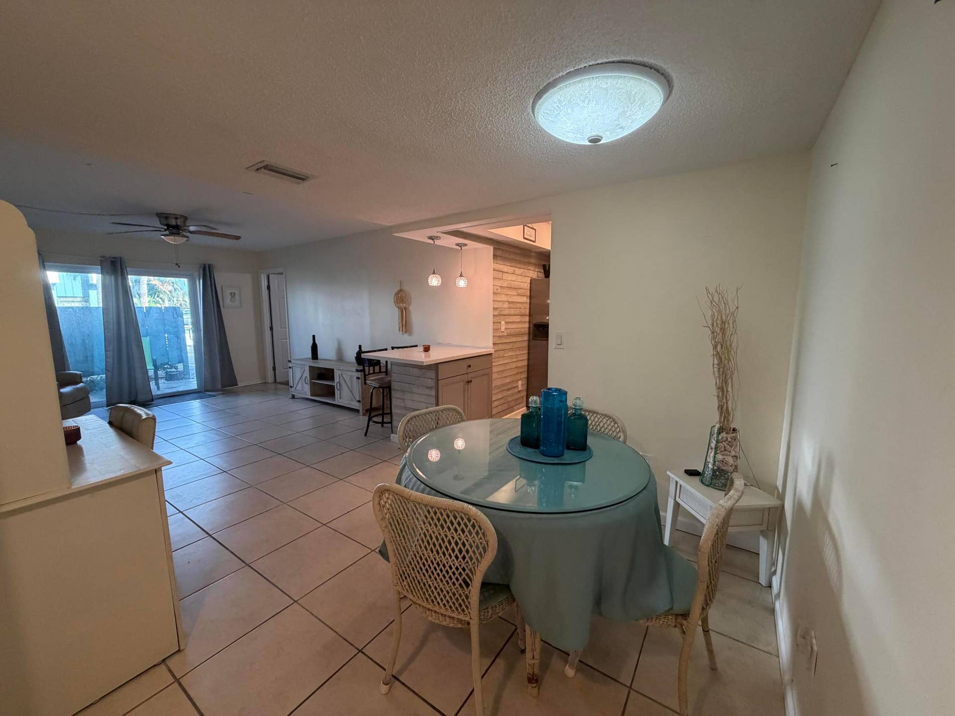 950 S Kanner Highway, #C 10, Stuart, FL 34994 Entry point and Dining area