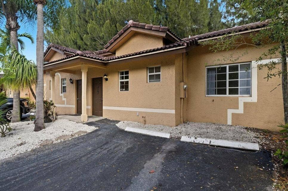 6143 Garden Court, Davie, FL 33314 20260424220737591450000000-o