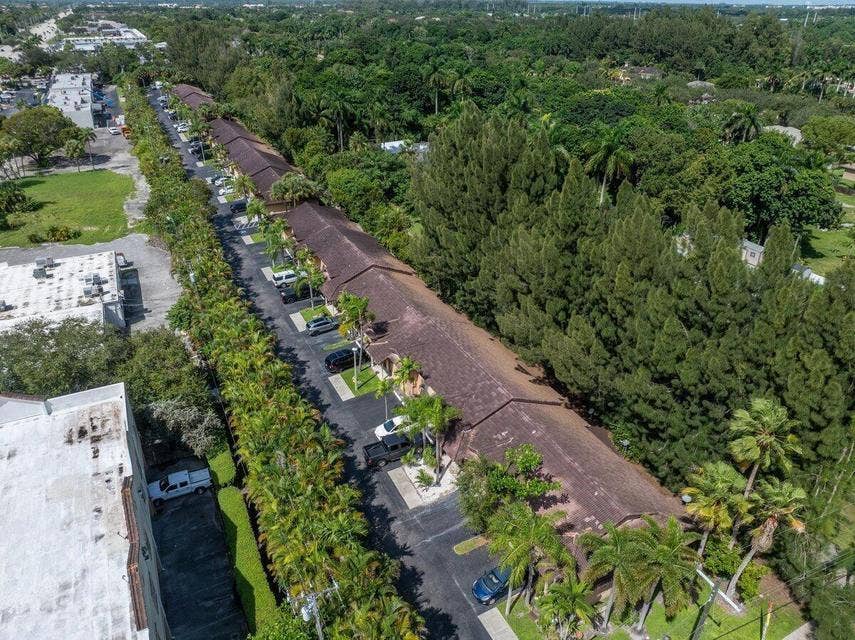 6143 Garden Court, Davie, FL 33314 20260424220726301284000000-o