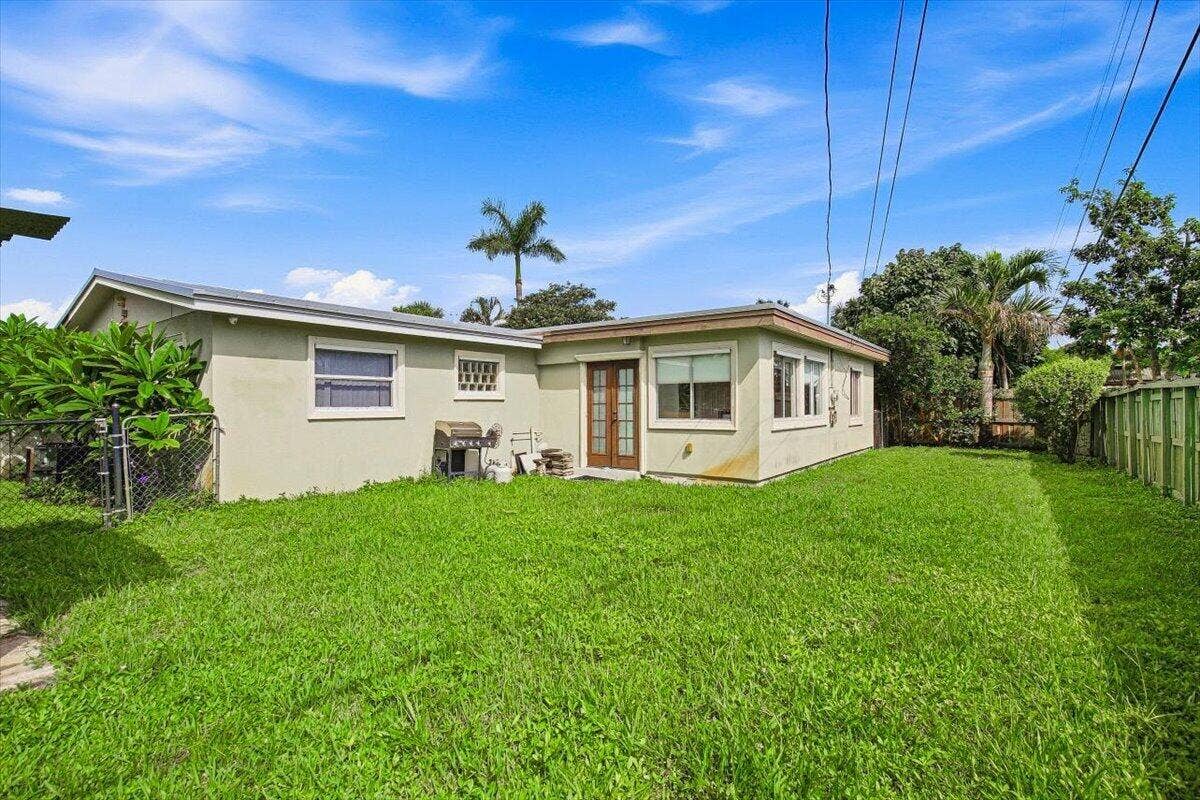 938 Arlington Drive, West Palm Beach, FL 33415 10-Backyard-B