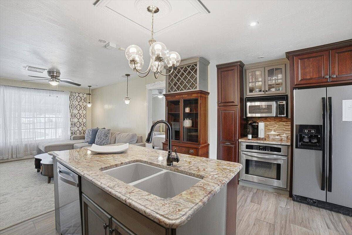 938 Arlington Drive, West Palm Beach, FL 33415 18-Kitchen-D