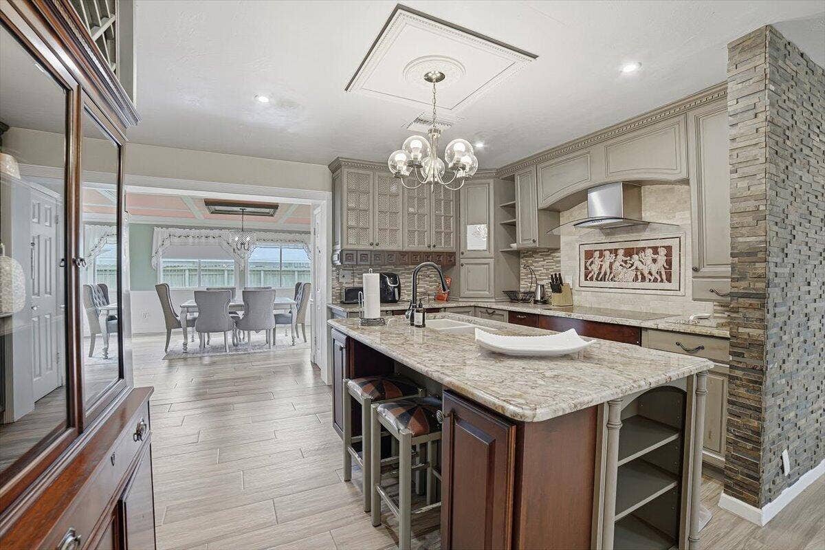938 Arlington Drive, West Palm Beach, FL 33415 15-Kitchen