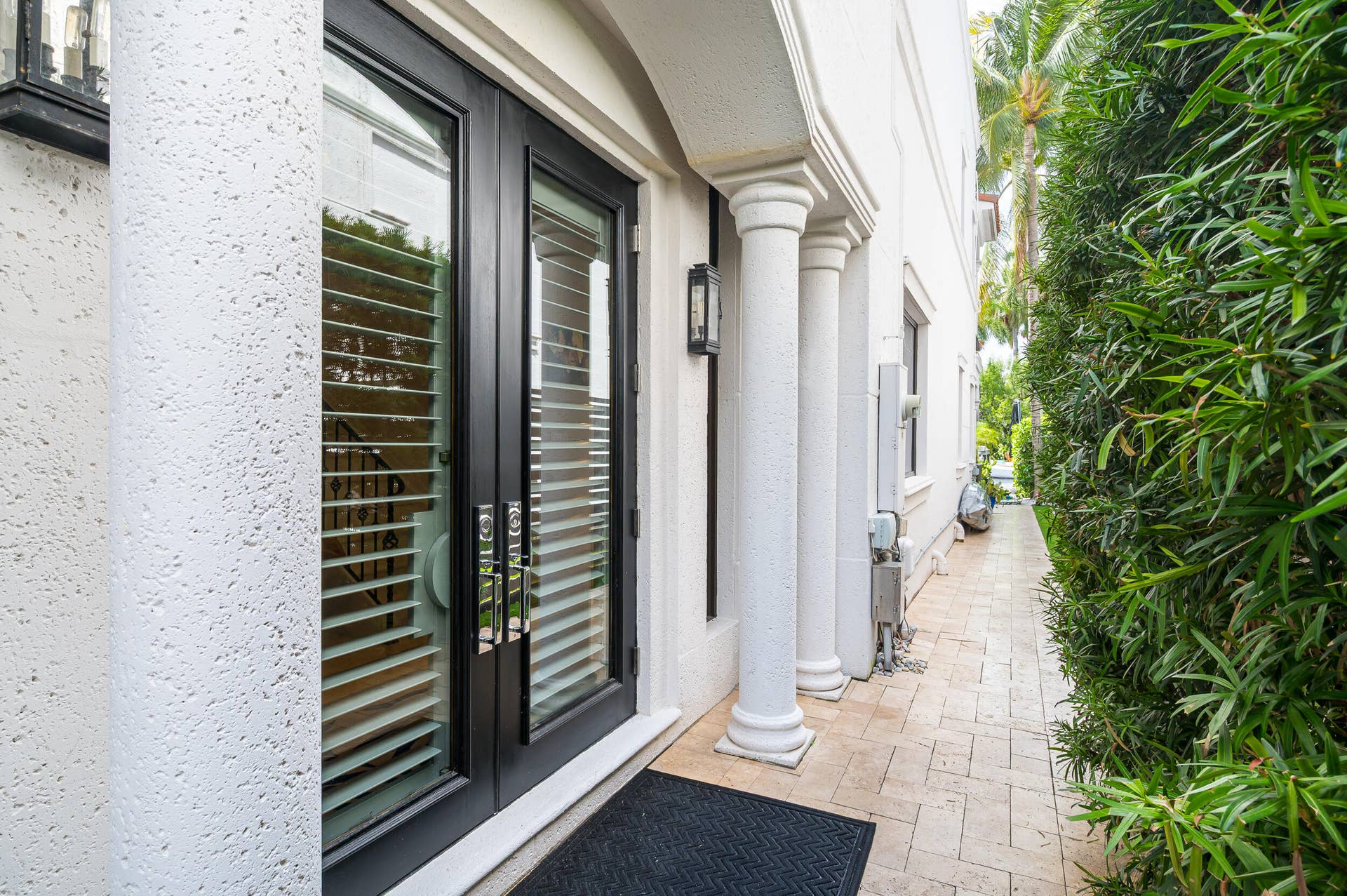 411 Hendricks Isle, Fort Lauderdale, FL 33301 Front Entrance