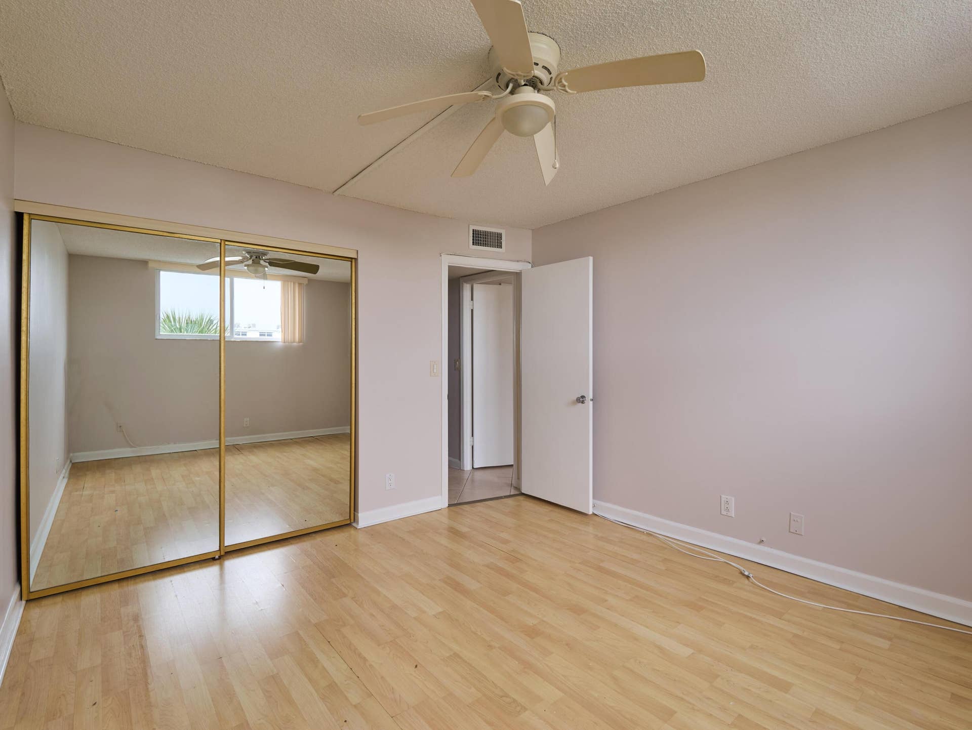 104 Paradise Harbour Boulevard, #402, North Palm Beach, FL 33408 P1193381_HDR