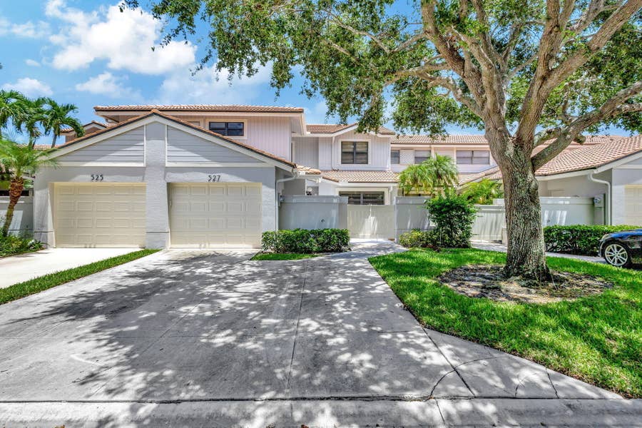 Property photo for 527 Prestwick Circle, Palm Beach Gardens, FL
