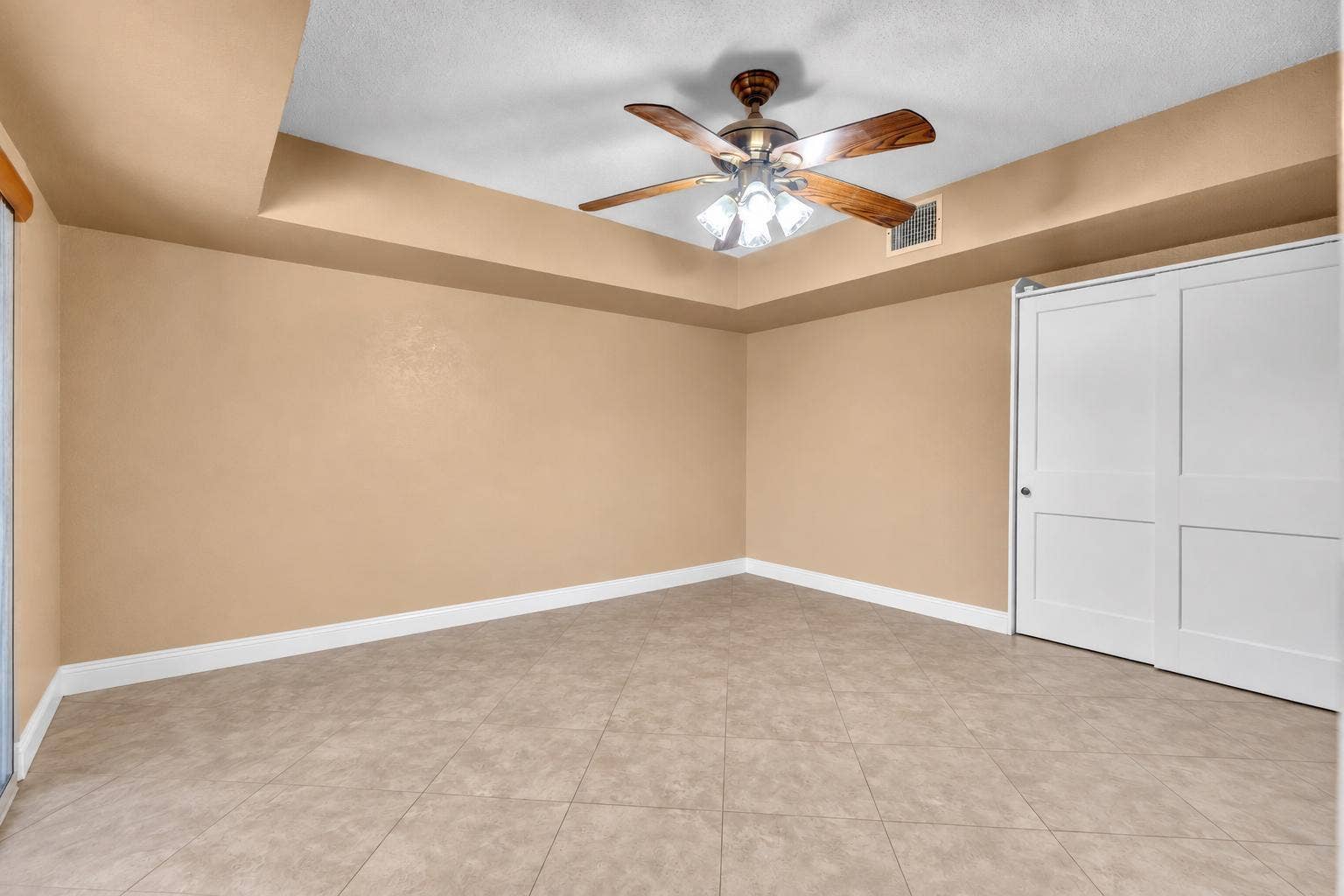 1214 SW 120TH Way, #1214, Davie, FL 33325 LOWER LEVEL GROUND FLOOR BEDROOM!