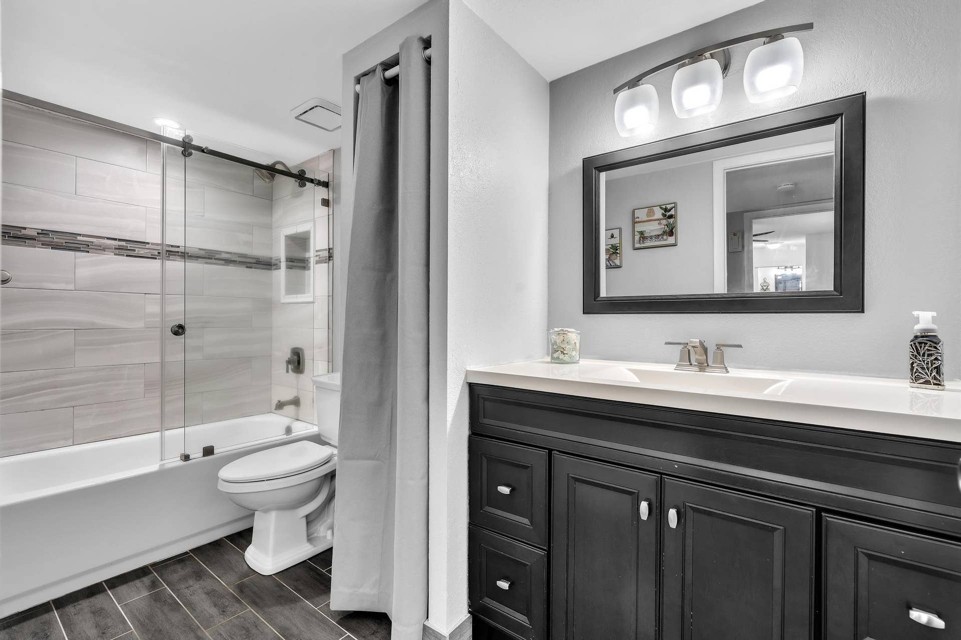 1214 SW 120TH Way, #1214, Davie, FL 33325 COMPLETELY REMODELED LOVELY SECOND FULL BATHROOM