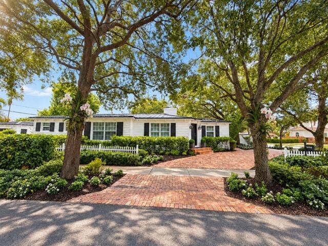 104 NE 17TH Avenue, Fort Lauderdale, Fort Lauderdale, FL 33301 84295B49-DB33-48A5-BBF5-8A187B9BF18A