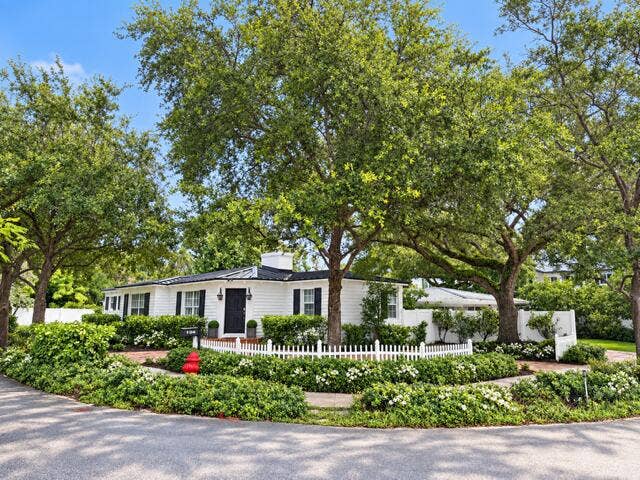 104 NE 17TH Avenue, Fort Lauderdale, Fort Lauderdale, FL 33301 B1E608EA-A7F7-4EC4-87BF-6617BAD0604D