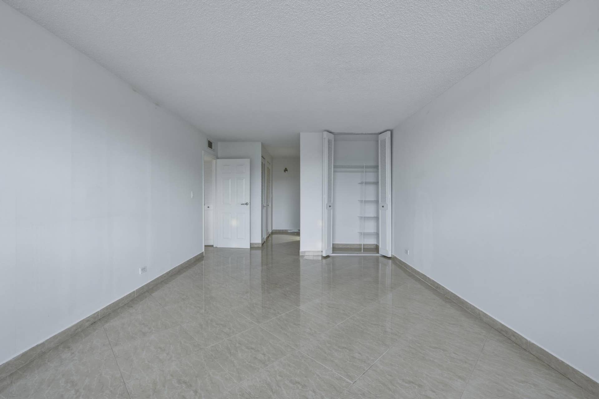 250 174TH Street, #1719, Sunny Isles Beach, FL 33160 DSC00716