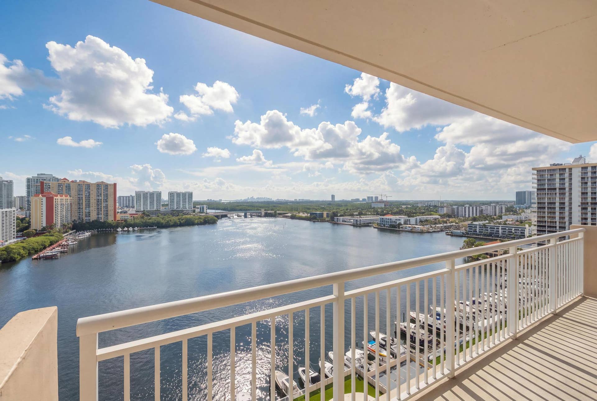 250 174TH Street, #1719, Sunny Isles Beach, FL 33160 DSC00626_reedit_137184c3-2