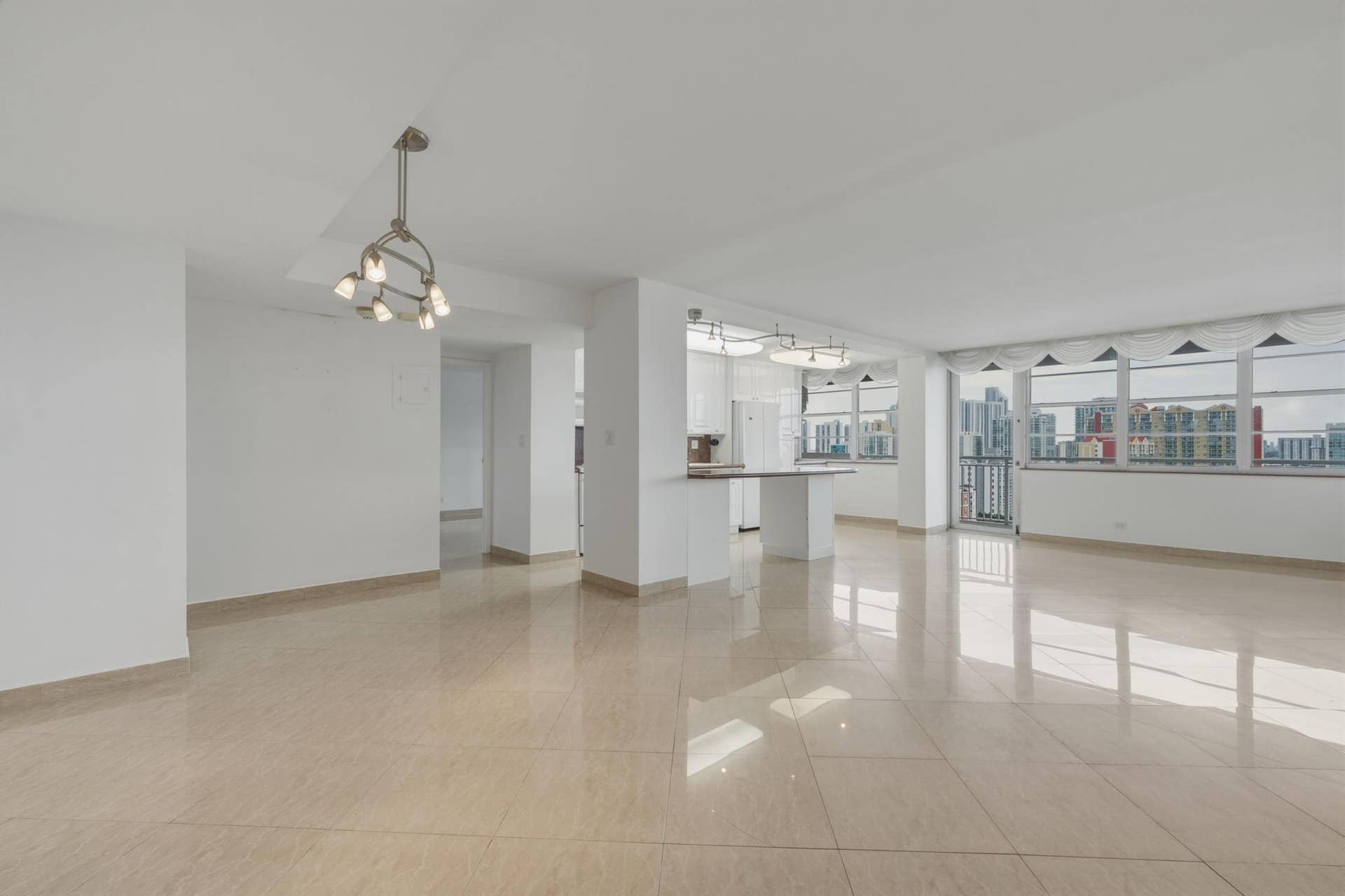 250 174TH Street, #1719, Sunny Isles Beach, FL 33160 DSC00696