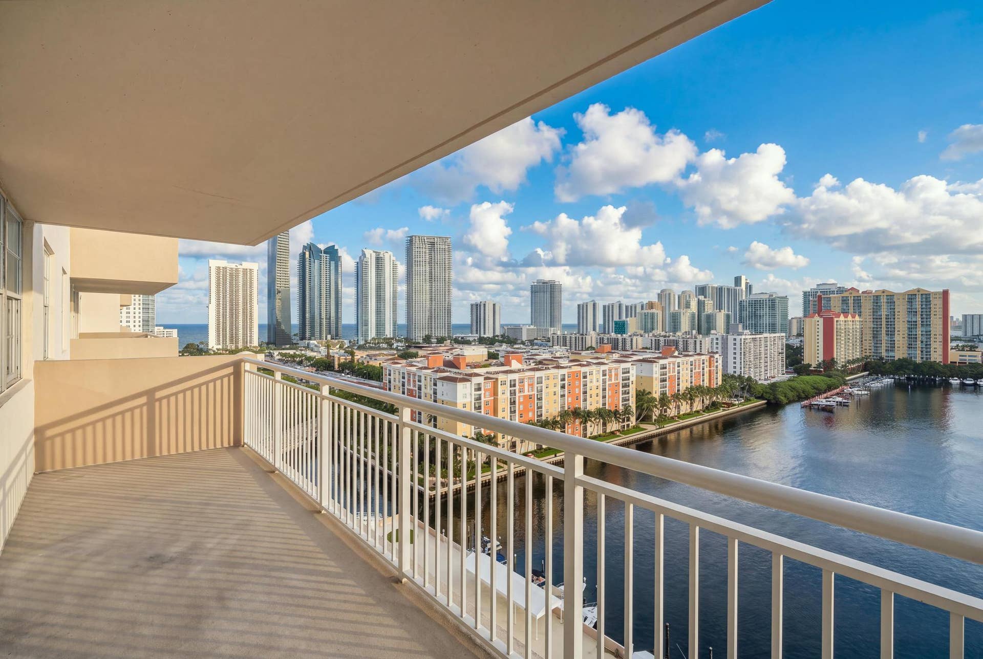 250 174TH Street, #1719, Sunny Isles Beach, FL 33160 DSC00631_reedit_e471840a-2