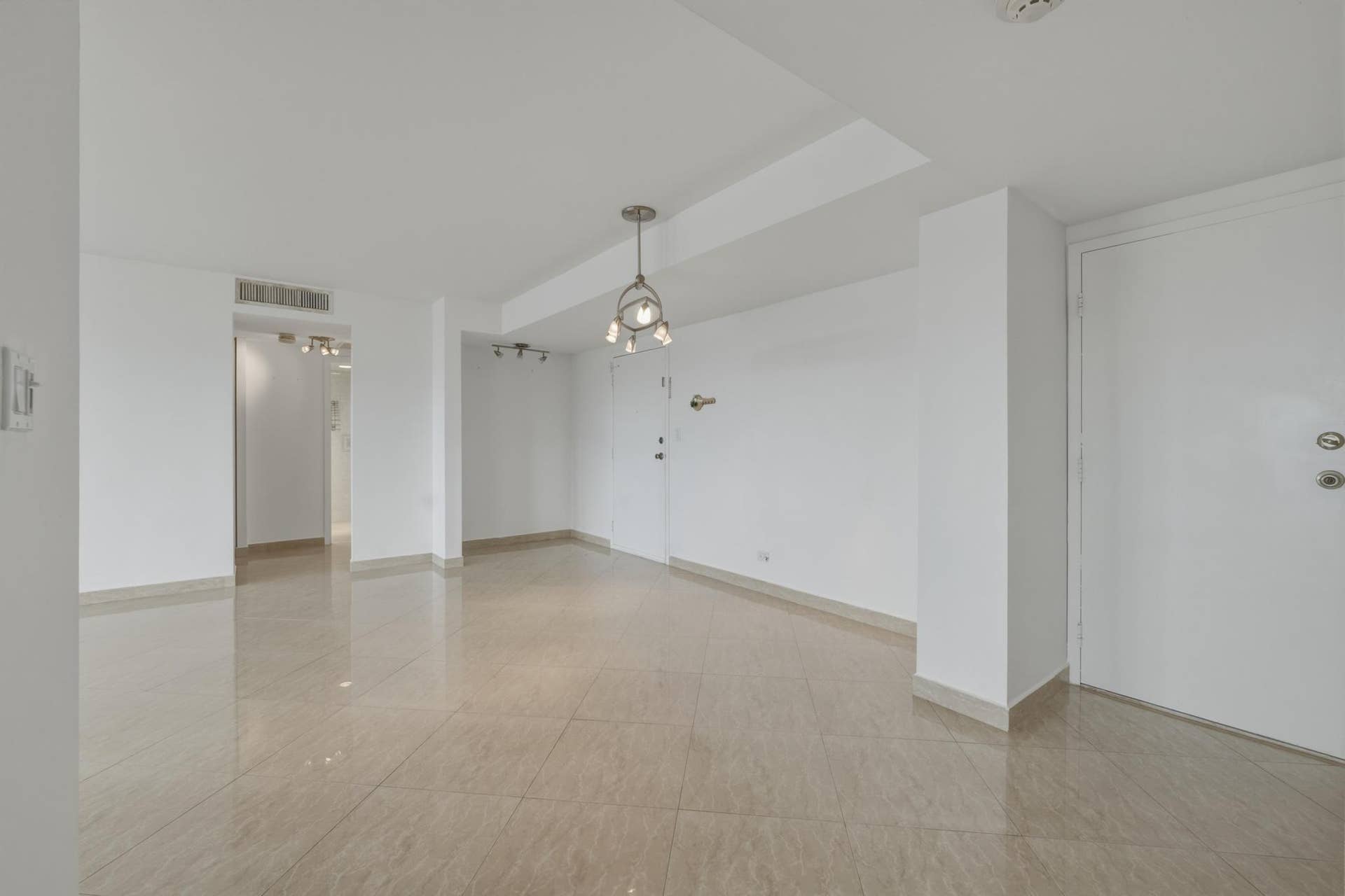 250 174TH Street, #1719, Sunny Isles Beach, FL 33160 DSC00706