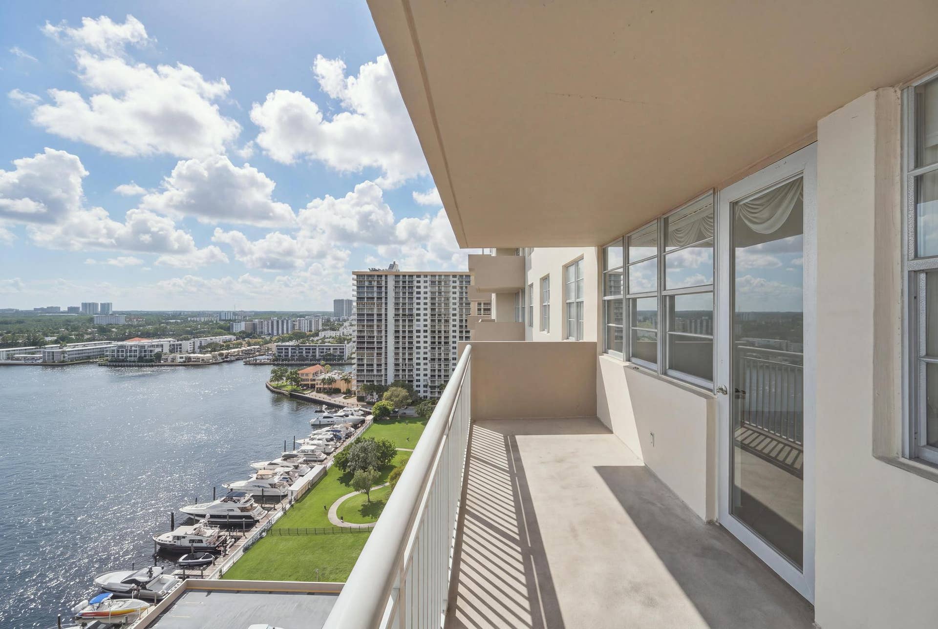 250 174TH Street, #1719, Sunny Isles Beach, FL 33160 DSC00651_reedit_1df7ec8e-2