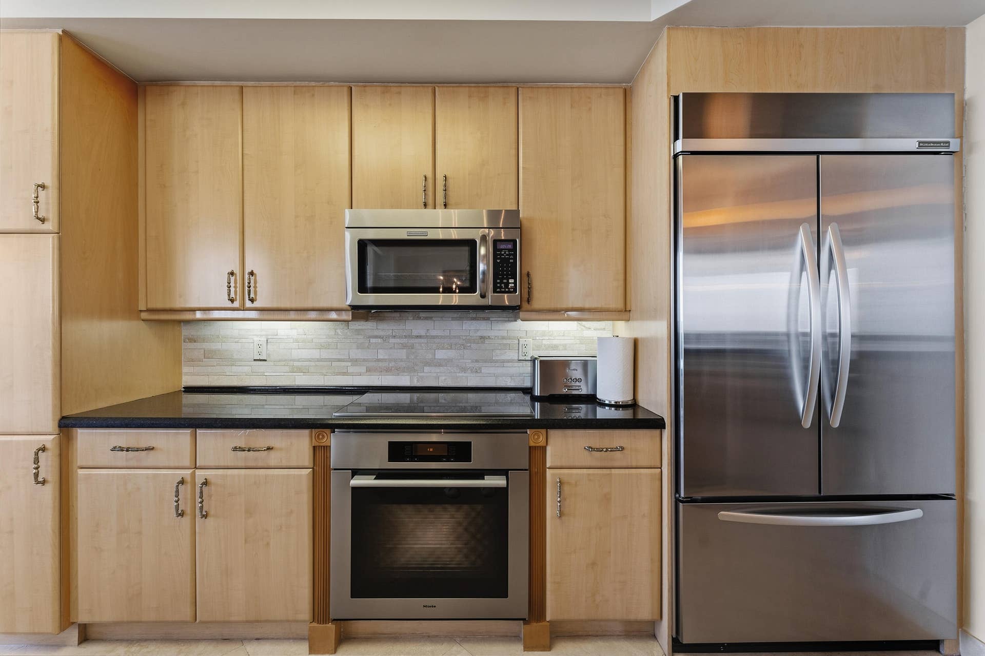 3200 N OCEAN Boulevard, #701, Fort Lauderdale, FL 33308 Kitchen