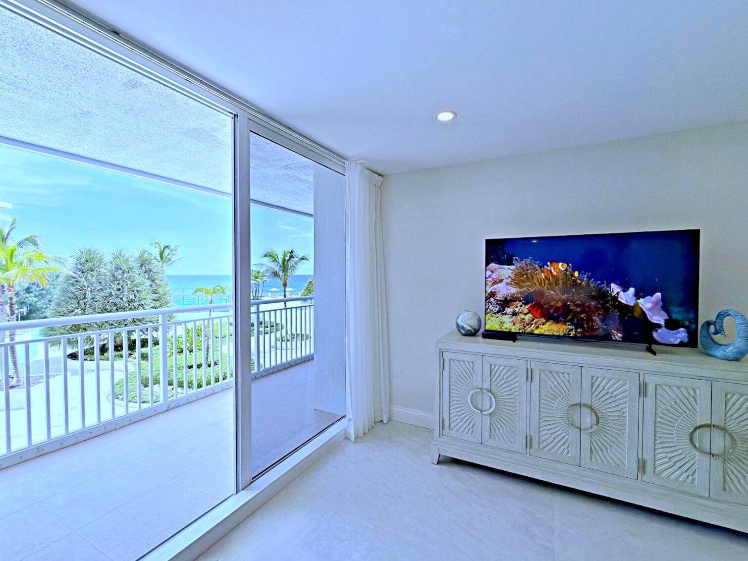 3546 S Ocean Boulevard, #422, South Palm Beach, FL 33480 IMG_1509 2
