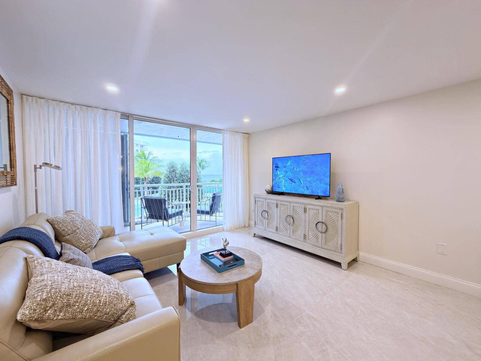 3546 S Ocean Boulevard, #422, South Palm Beach, FL 33480 IMG_1398