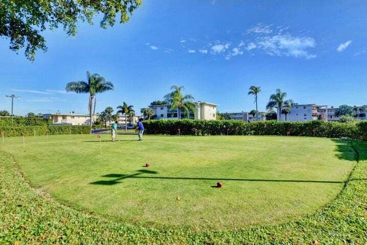 2615 GARDEN Drive N, #310, Lake Worth, FL 33461 lcg putting green
