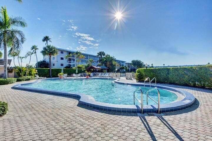 2615 GARDEN Drive N, #310, Lake Worth, FL 33461 lcg east pool