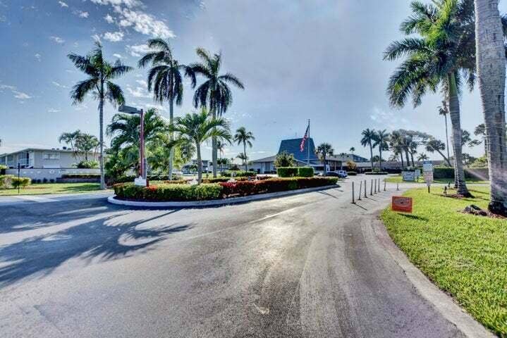 2615 GARDEN Drive N, #310, Lake Worth, FL 33461 lcg entrance2