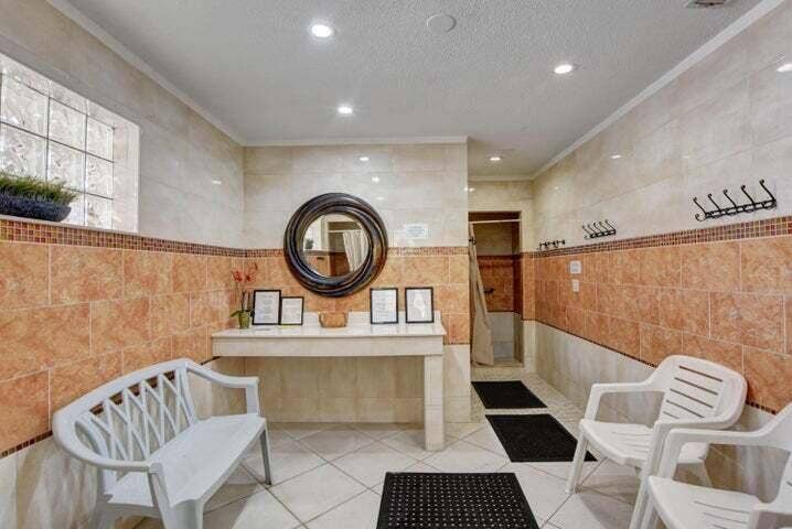 2615 GARDEN Drive N, #310, Lake Worth, FL 33461 lcg ladies sauna